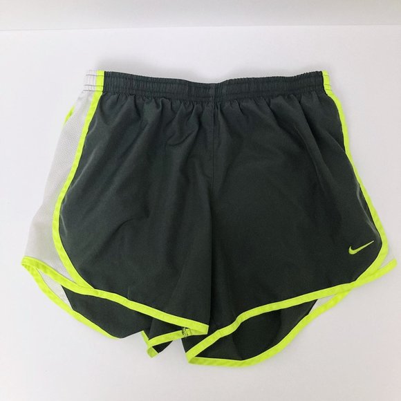 Nike Dri-FIT Shorts XL Black & Yellow